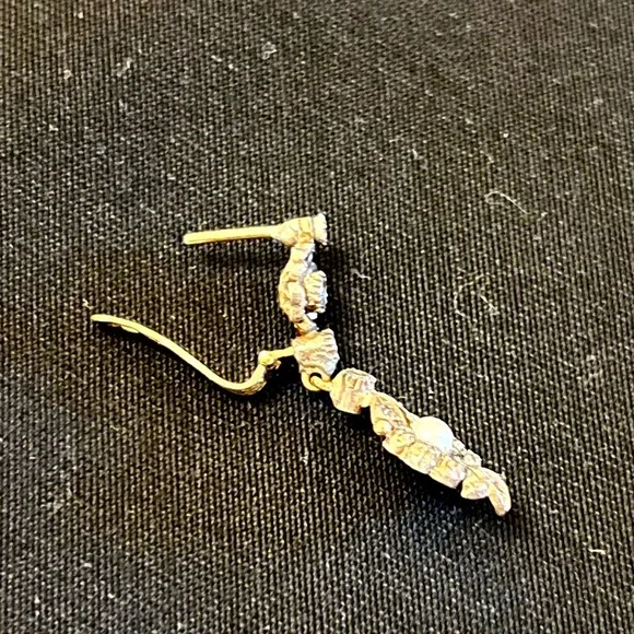 Vintage Floral Pearl Drop Earrings - Picture 2 of 2